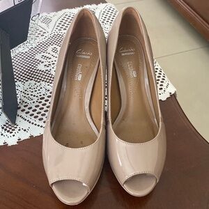 Clarks Nude Pumps